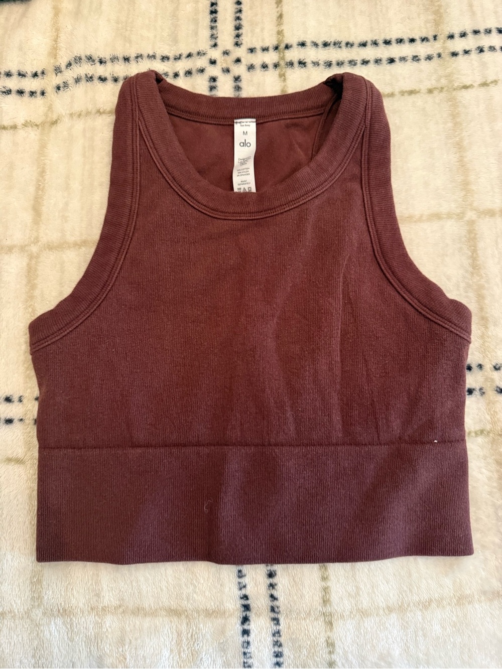 ALO Yoga Delight Seamless Knit Bra Size Medium in Cherry Cola